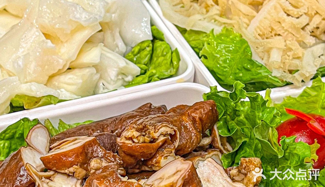这朴实的牛杂煲肉都堆出来了…广州人这么能吃辣的吗⁉️  