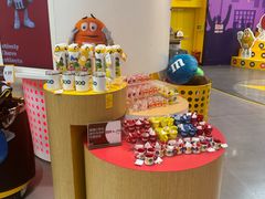 -m豆巧克力世界(上海世茂广场店)