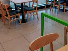 大堂-老乡鸡(临泉人民医院南区店)