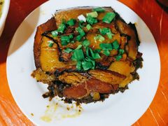 咸烧白-周血旺老店