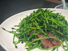 鸡油腊味炒豆苗-潮界(凯德晶萃店)