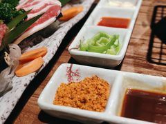 -明洞阿姨·韩式酱蟹烤肉·创意料理(三元桥店)