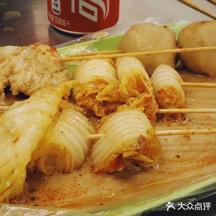 神奇的山上深夜食堂感～看见那种老摊儿就觉得高兴～而且