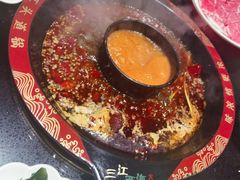 秘制番茄鸳鸯锅-三江两海老火锅(北京首店)