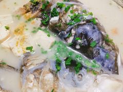 鲢鱼头汤-湖鲜楼