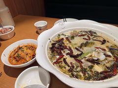 -江渔儿酸菜鱼专门店(明珠广场店)