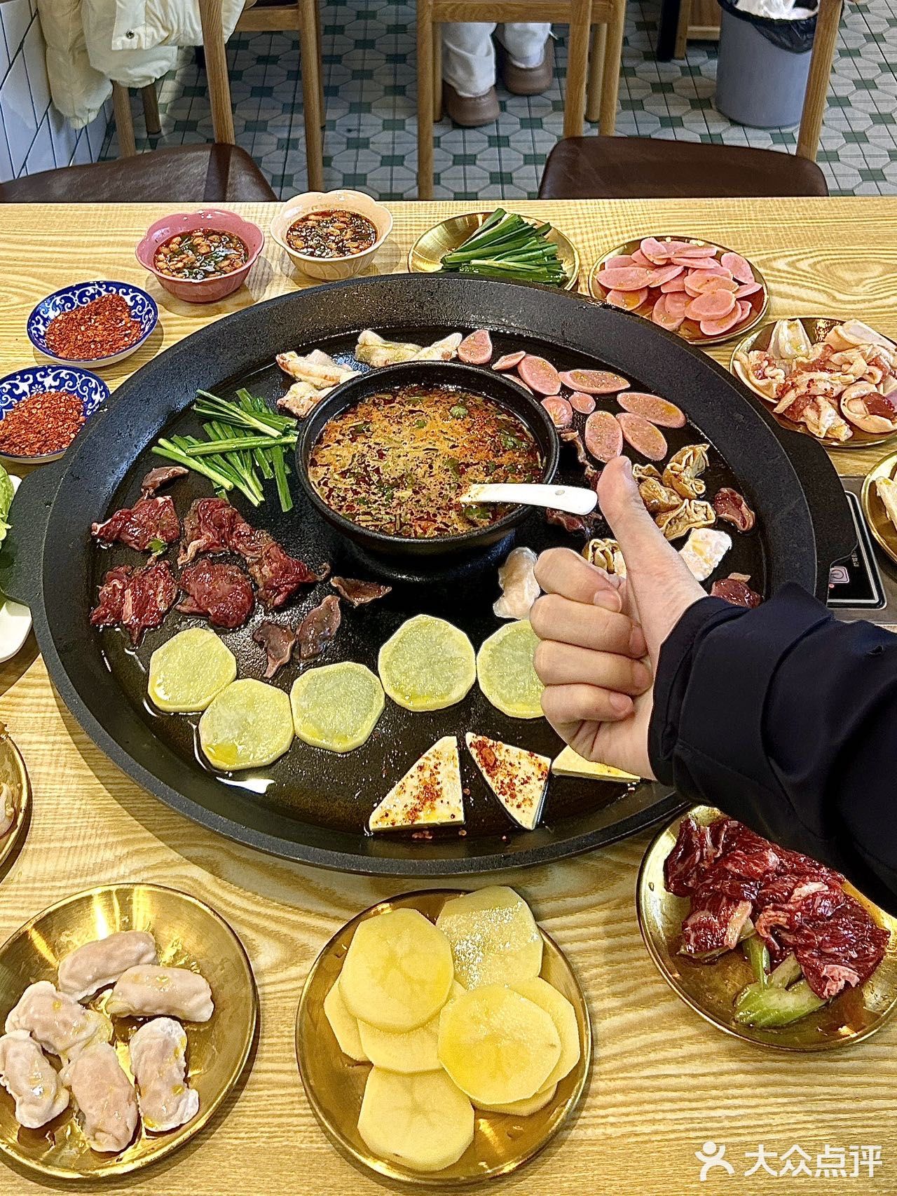 泉州首家!!贵州烙锅烤肉!!好好吃…