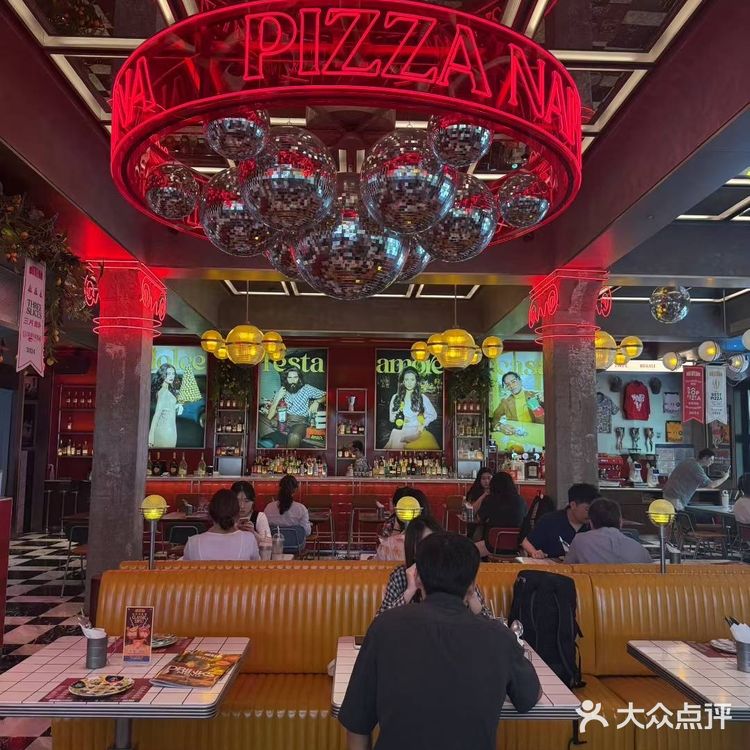 在柠檬树下吃了一顿漂亮饭