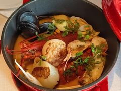 马赛海鲜锅-弦月窗LUNETTE BY AMANDA(复兴路店)