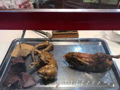 -王浩儿纪六孃甜皮鸭(凌云大厦店)