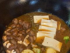 -哈尔滨烧烤·山河村铁锅炖(交大店)
