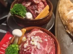 -山川小町·极番烧肉(新地假日广场店)