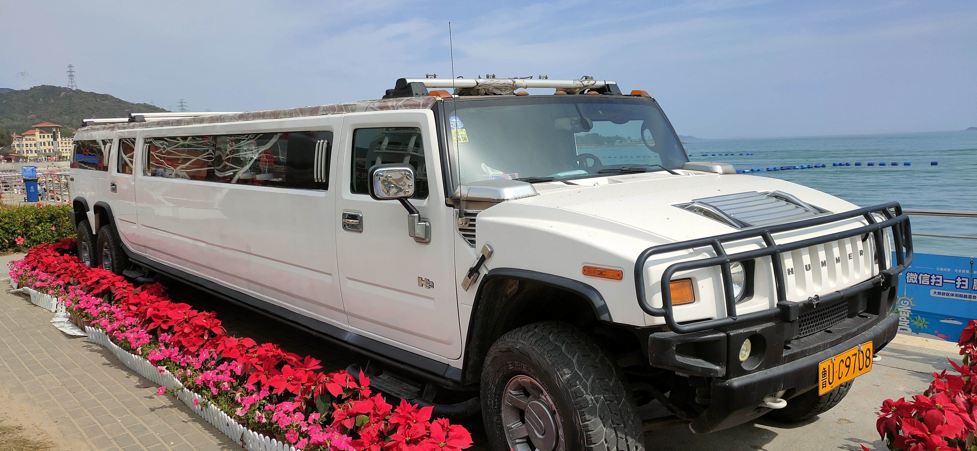 较场尾加长悍马