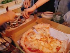 四种混合奶酪披萨-La Tavernetta(Bar à Vin)(乌鲁木齐路店)