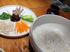 鸡丝凉米线-云海肴·汽锅鸡·云南菜(高德置地店)