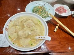 刀鱼馄饨-老半斋(福州路店)