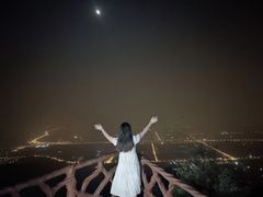 -鬼笑石后山停车场