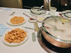 -洪氏嗨捞·广东猪肚鸡·椰子鸡火锅(西咸万象城店)