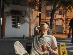 -溪岸路花鸟市场