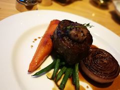 扒牛肉配洋葱-迪拜帆船酒店海底餐厅