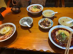 -兵哥豌豆面(雅颂居店)