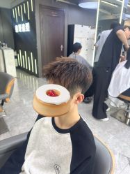 -藤野造型烫发染发