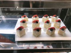 -绿岛港轩海鲜烤肉涮锅自助餐厅