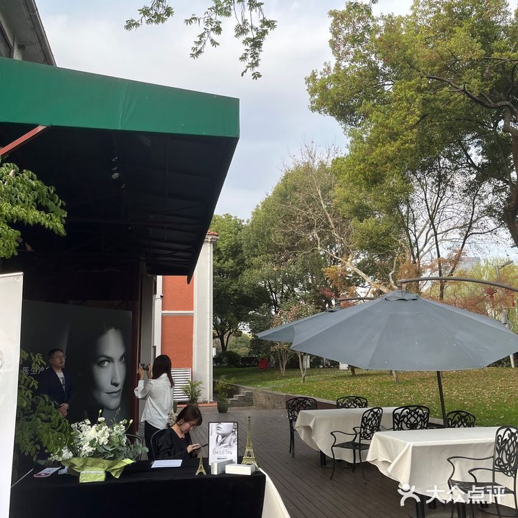 橘子洲里氛围感十足的法式餐厅