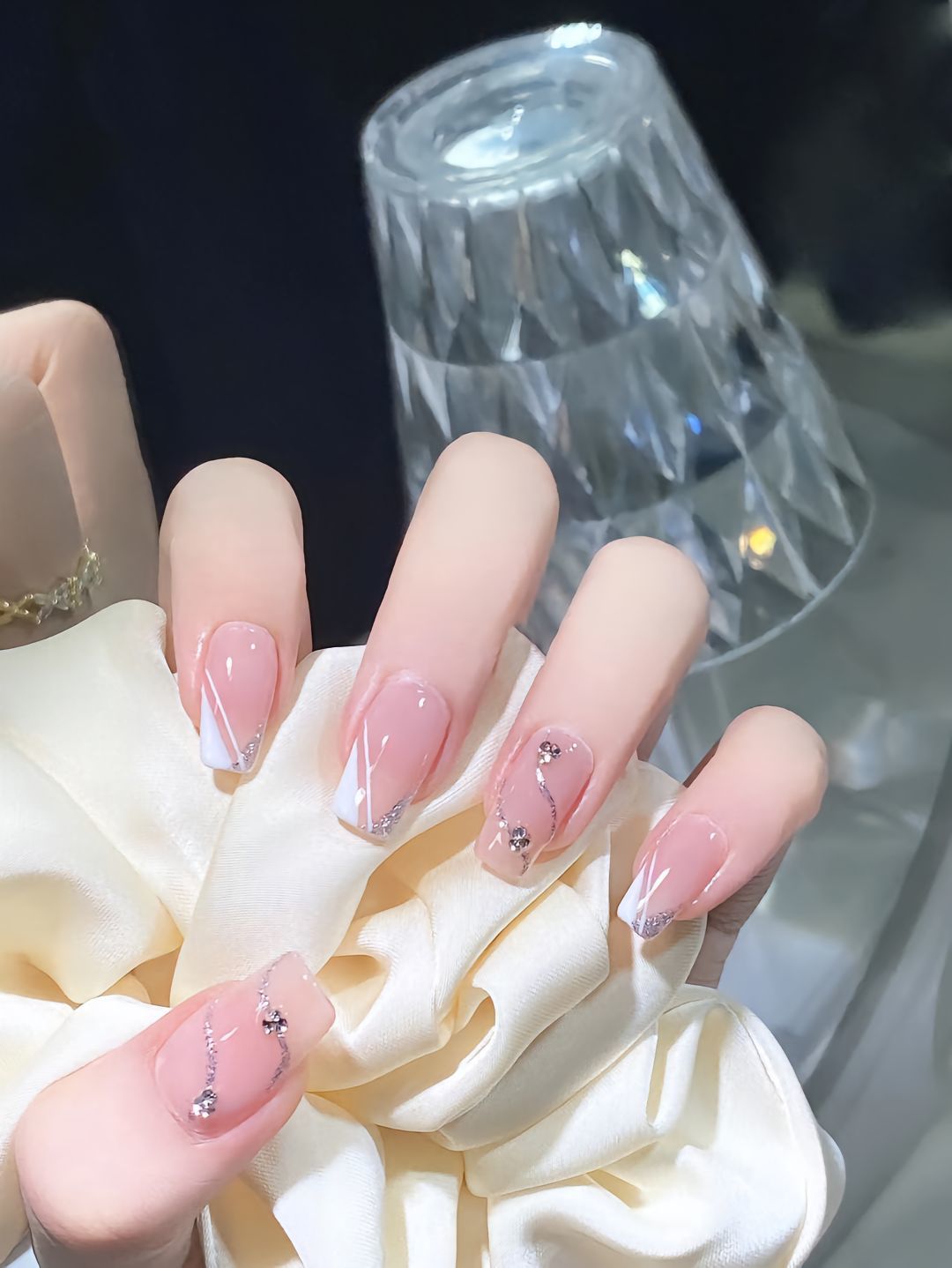 姐姐们 你们要的拉线法式美甲合集来了.#创作灵感 快艾特去你