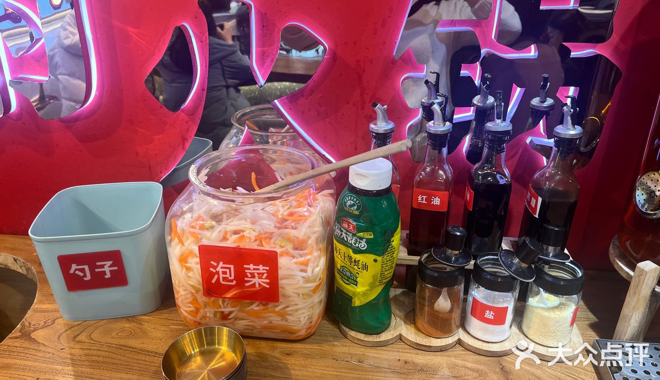 美食打卡！这家冒菜的套餐给的超级实在呀！