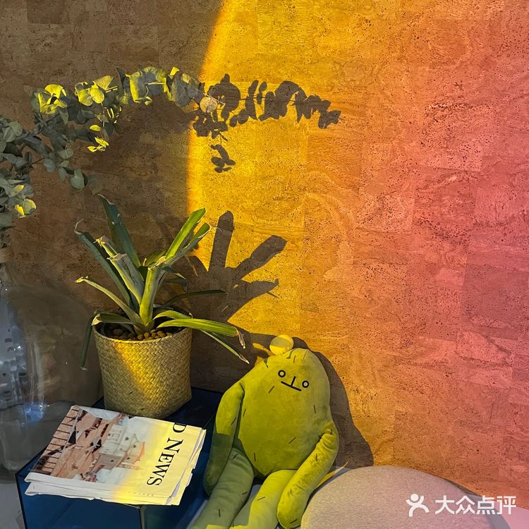 店里虽然人很多 但座位还是一直有的