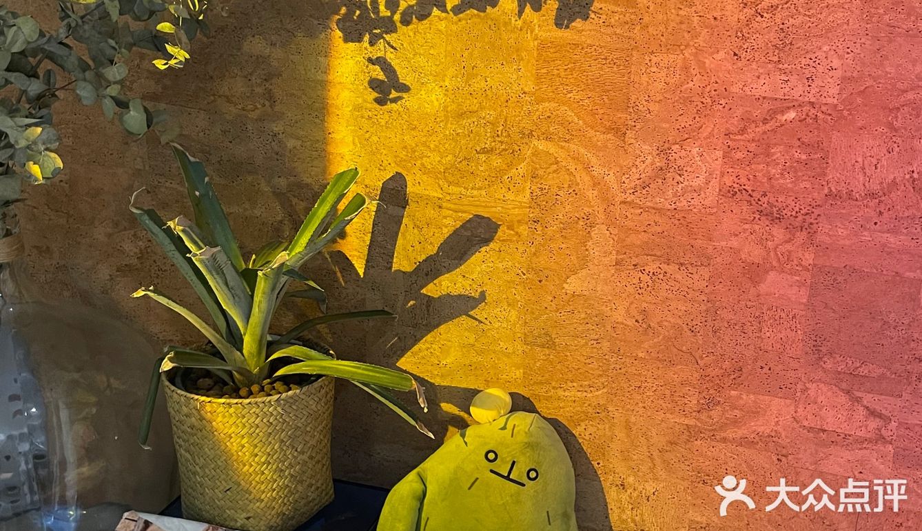 店里虽然人很多 但座位还是一直有的