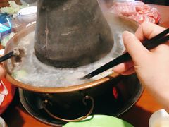 -洞庭洲·防空洞火锅·烧烤·铜锅涮肉(新百广场店)