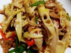 竹笋炒肉丝-万佛湖许老大铁锅鱼(黑金冠店)