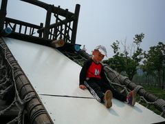 -田园东方蜜桃村的田野营地