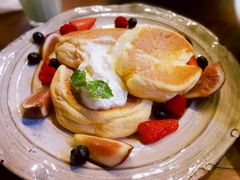 莓果奶油芝士舒芙蕾松饼-UPPER KITCHEN(延安路店)