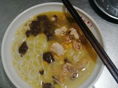-文山荷鲜居(翠湖店)