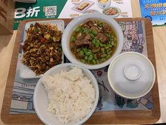 -老乡鸡(上海白玉兰广场店)