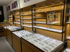 -罗伯特眼镜·蔡司官方授权(罗湖国贸店)