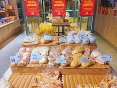-顶东面包花园·生日蛋糕(世博店)