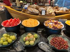-广州万富希尔顿酒店·感趣自助餐厅·金秋蟹宴生蚝海鲜刺身