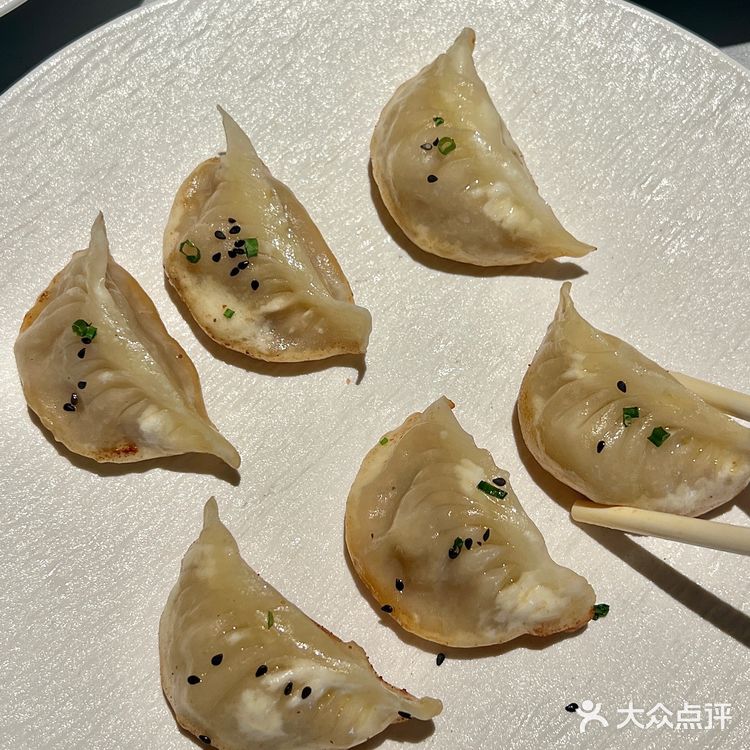 天目里附近的餐饮终于卷起来了. 在天目里外围的大楼里