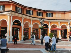 -佛罗伦萨小镇广佛名品奥特莱斯(疏港路店)