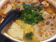 -小蛮椒麻辣烫·麻辣拌(青浦宝龙店)