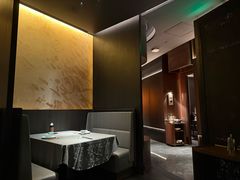-左庭右院鲜牛肉火锅黑金店(陆家嘴中心店)