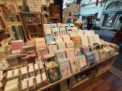 -猫的天空之城概念书店(杭州南宋御街店)