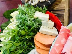 -东镇老火锅(长春路首店)