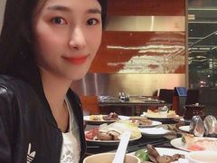 -大中华希尔顿酒店-念自助餐·嗨啤·小龙虾