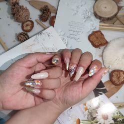 -猫小姐美发美甲造型店