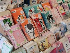 -猫的天空之城概念书店(束河店)